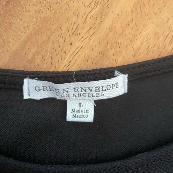 Black womens top, stretchy, like new - Picture 2 of 2